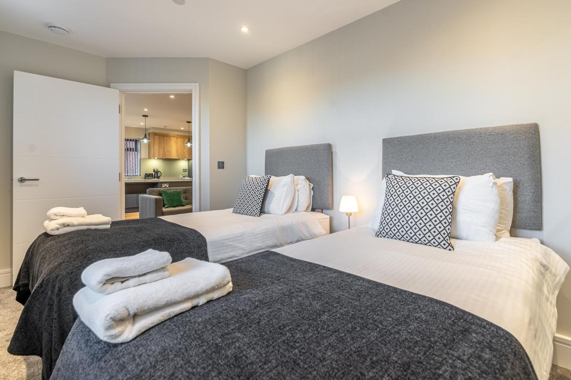 רדינג Bond House By Celador Apartments מראה חיצוני תמונה